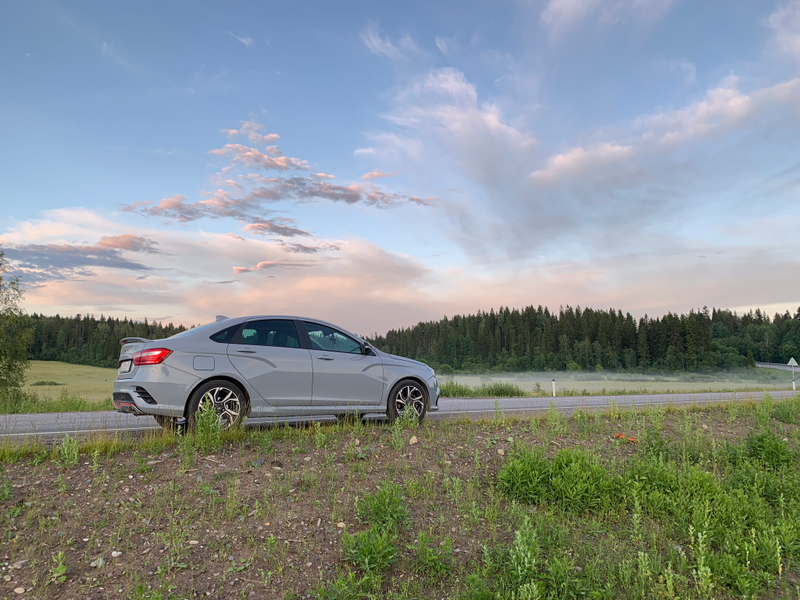 Illustration for article titled The 2019 Lada Vesta Sport Wants To Destroy The Russian Car Stereotypes